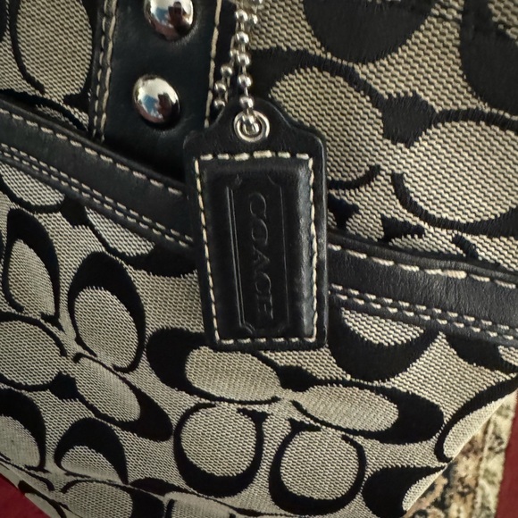 Coach Shoulder Bag Good Condition #3973 - Picture 4 of 12